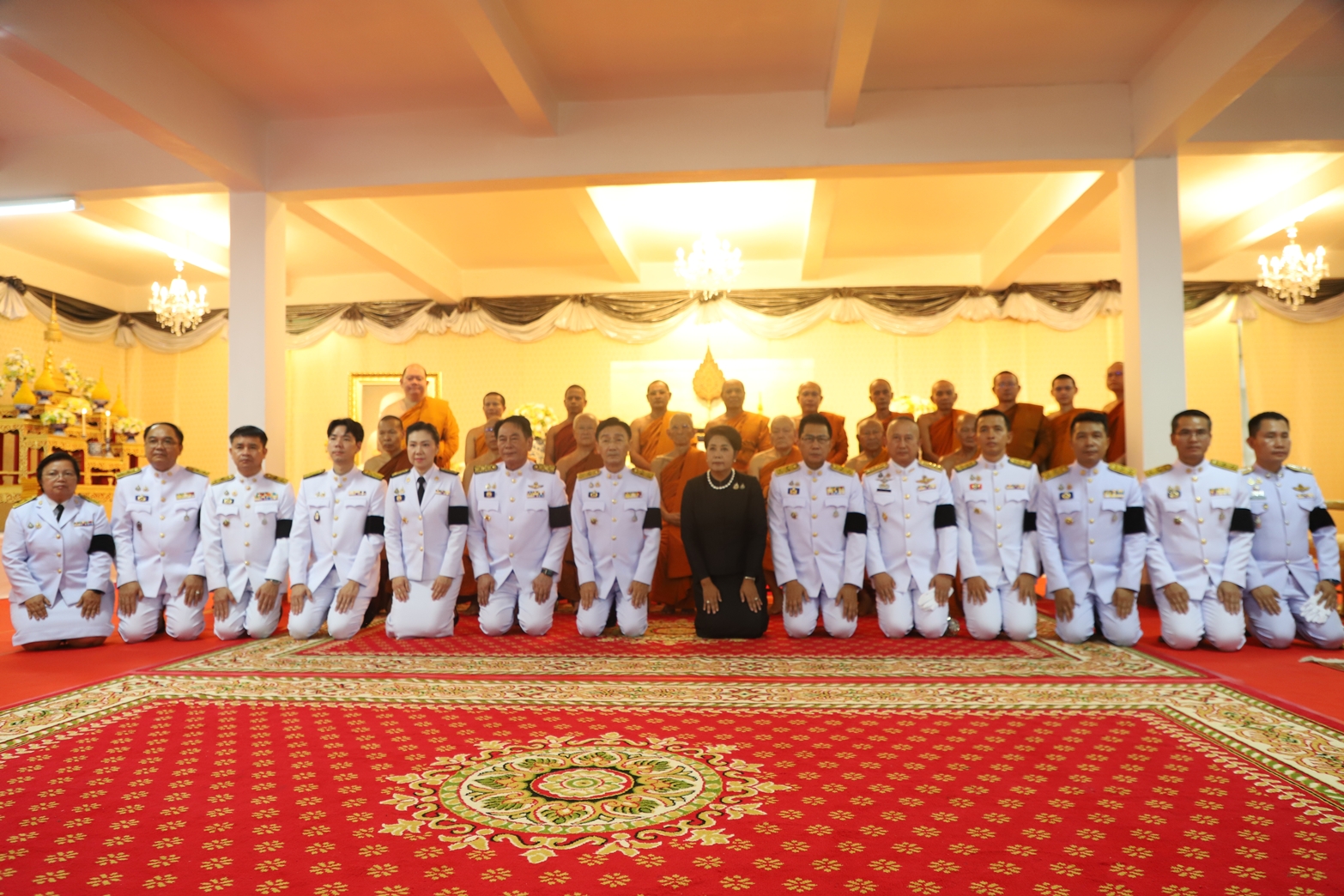 พระบาทสมเด็จพระเจ้าอยู่หัว ทรงพระกรุณาโปรดเกล้าโปรดกระหม่อมพระราชทานน้ำหลวงสรงศพ พระวินัยสุนทรเมธี (บัลลังก์ ฉินฺนอนฺโธ) อดีตที่ปรึกษาเจ้าคณะจังหวัดยโสธร (ธรรมยุต) ณ วัดพระพุทธบาทยโสธร จังหวัดยโสธร 