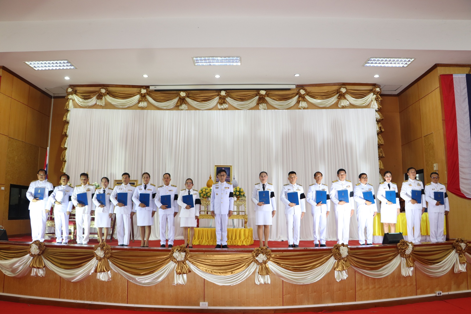 สืบสานพระราชปณิธานคลังปัญญาแห่งแผ่นดิน ยโสธรเชิญสารานุกรมไทยสำหรับเยาวชนฯ เล่ม 45 มอบสู่ 122 โรงเรียนปูรากฐานเด็กยโสฯ สร้างความรู้อันยั่งยืน