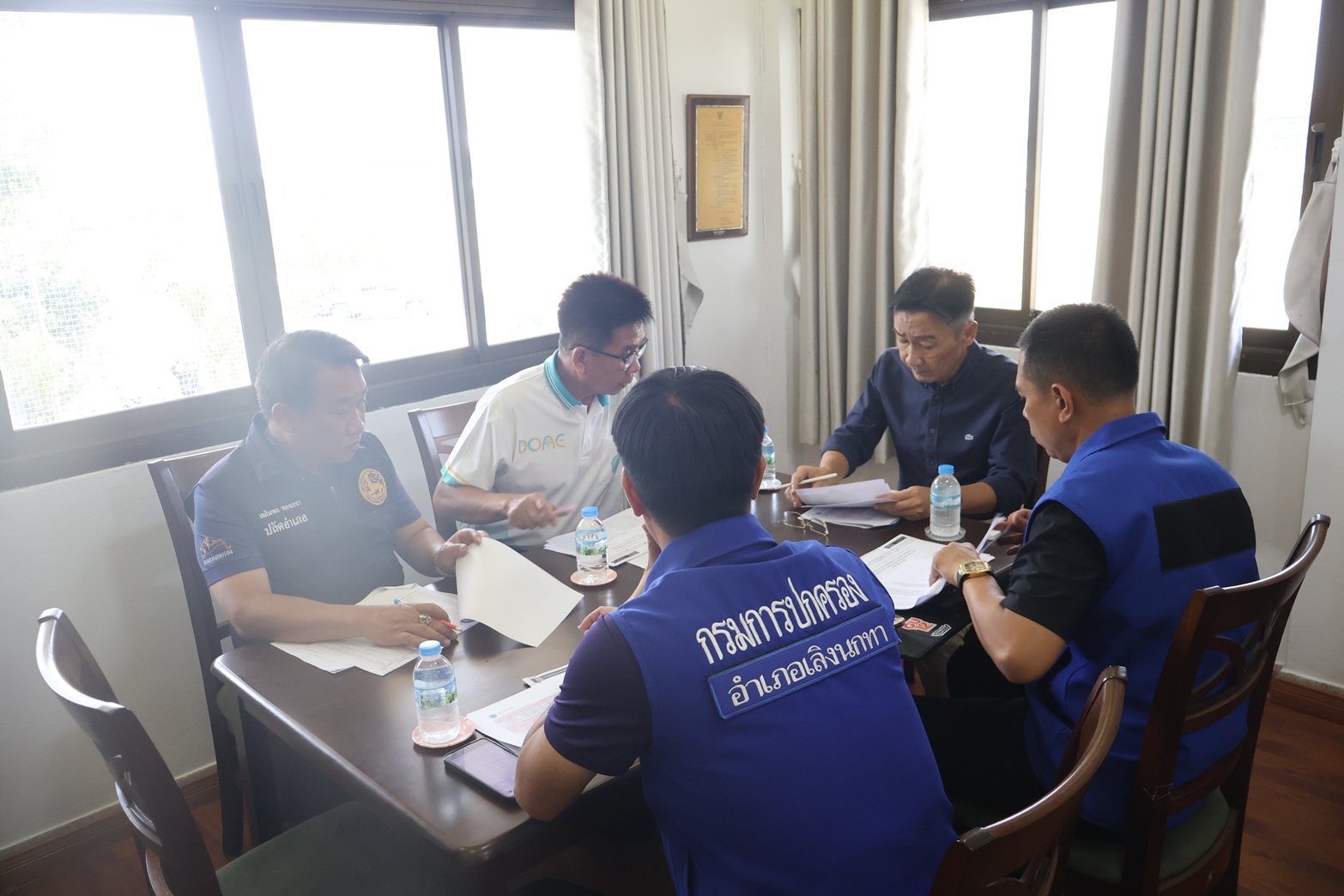 ยโสธรพร้อมรับสงกรานต์ ผู้ว่าฯ นำทีมเช็กอินวัดป่าสุนทรารามสัมผัสพลังศรัทธา ก่อนเปิดวาร์ปคลายร้อนที่ ห้วยลิงโจนแลนด์มาร์คสุดฟินแห่งเลิงนกทา