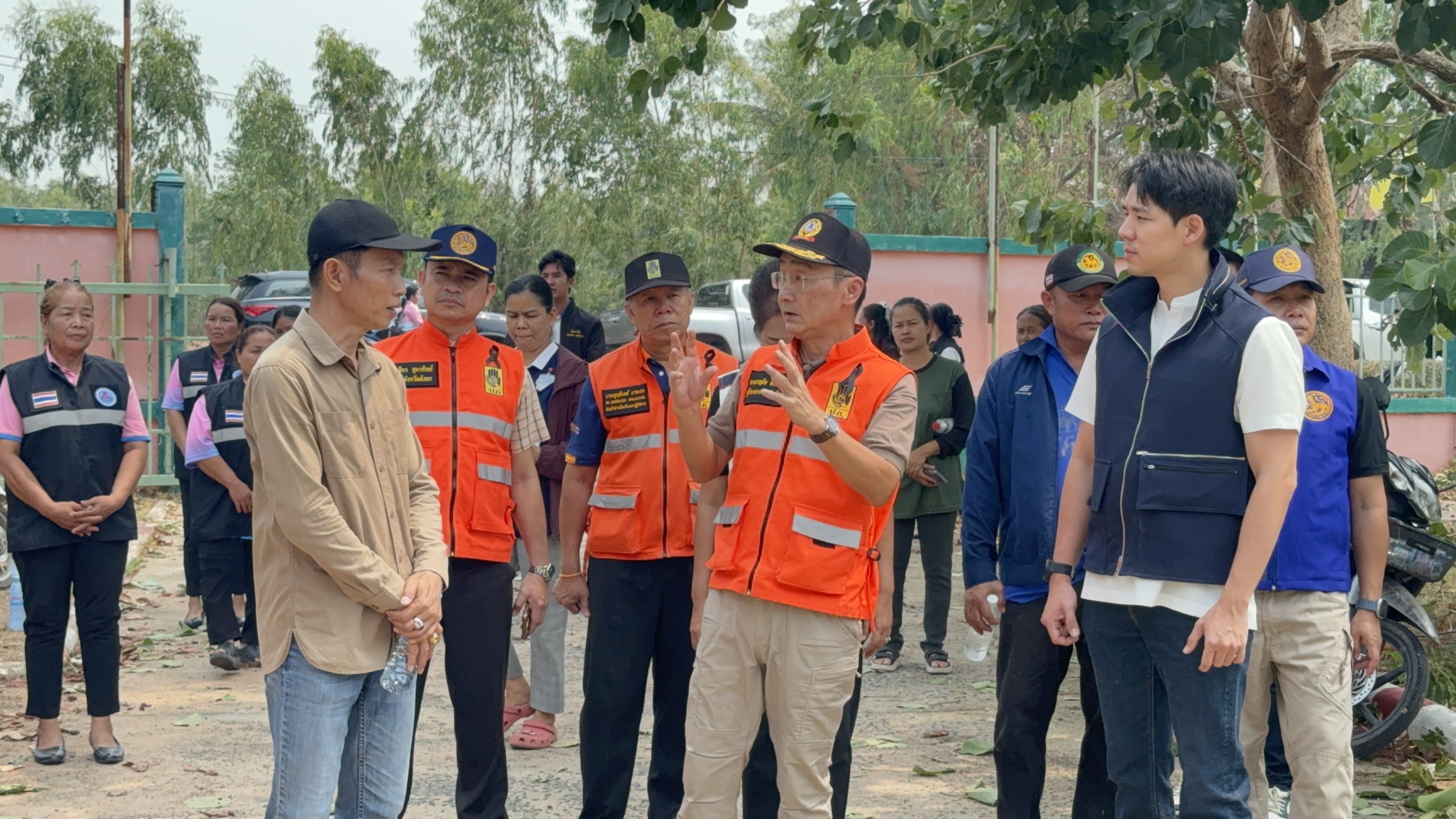 พายุฤดูร้อนแผลงฤทธิ์ที่ยโสธร บ้านเรือนประชาชนเสียหายจำนวนมาก ผู้ว่าฯ สั่งระดมสรรพกำลังช่วยชาวบ้าน ห่วงโรงเรียน-รพ.สต. พังเสียหายรับเปิดเทอม
