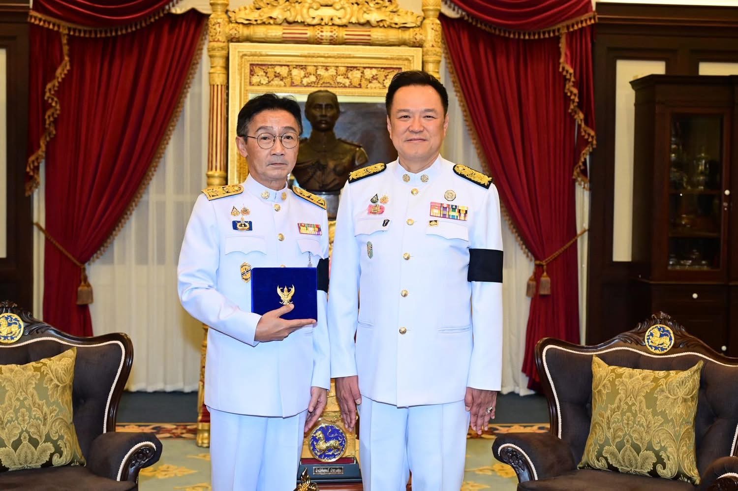 เกียรติยศแห่งข้าราชการผู้ภักดี ผู้ว่าฯยโสธร เข้ารับพระราชทานเครื่องราชอิสริยาภรณ์ ชั้นสายสะพาย ประจำปี 2568