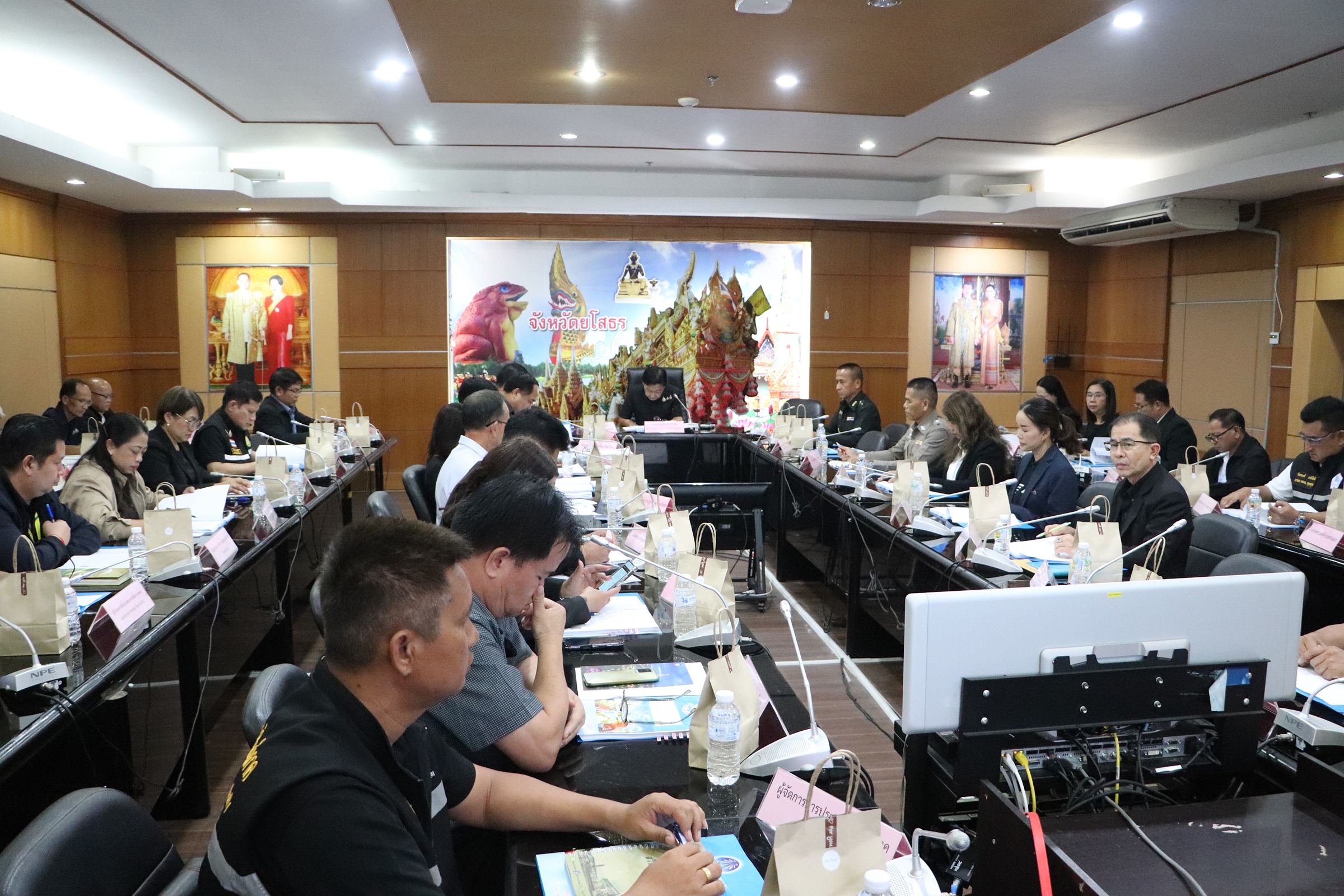 ยโสธรขับเคลื่อนยุทธศาสตร์การพัฒนาจังหวัด เร่งรัดเบิกจ่ายงบฯ พร้อมหารือการถ่ายโอนแลนด์มาร์กวิมานพญาแถนสู่เทศบาลเมือง และผลักดันโครงการพระราชดำริ One Plan สู่ความยั่งยืน