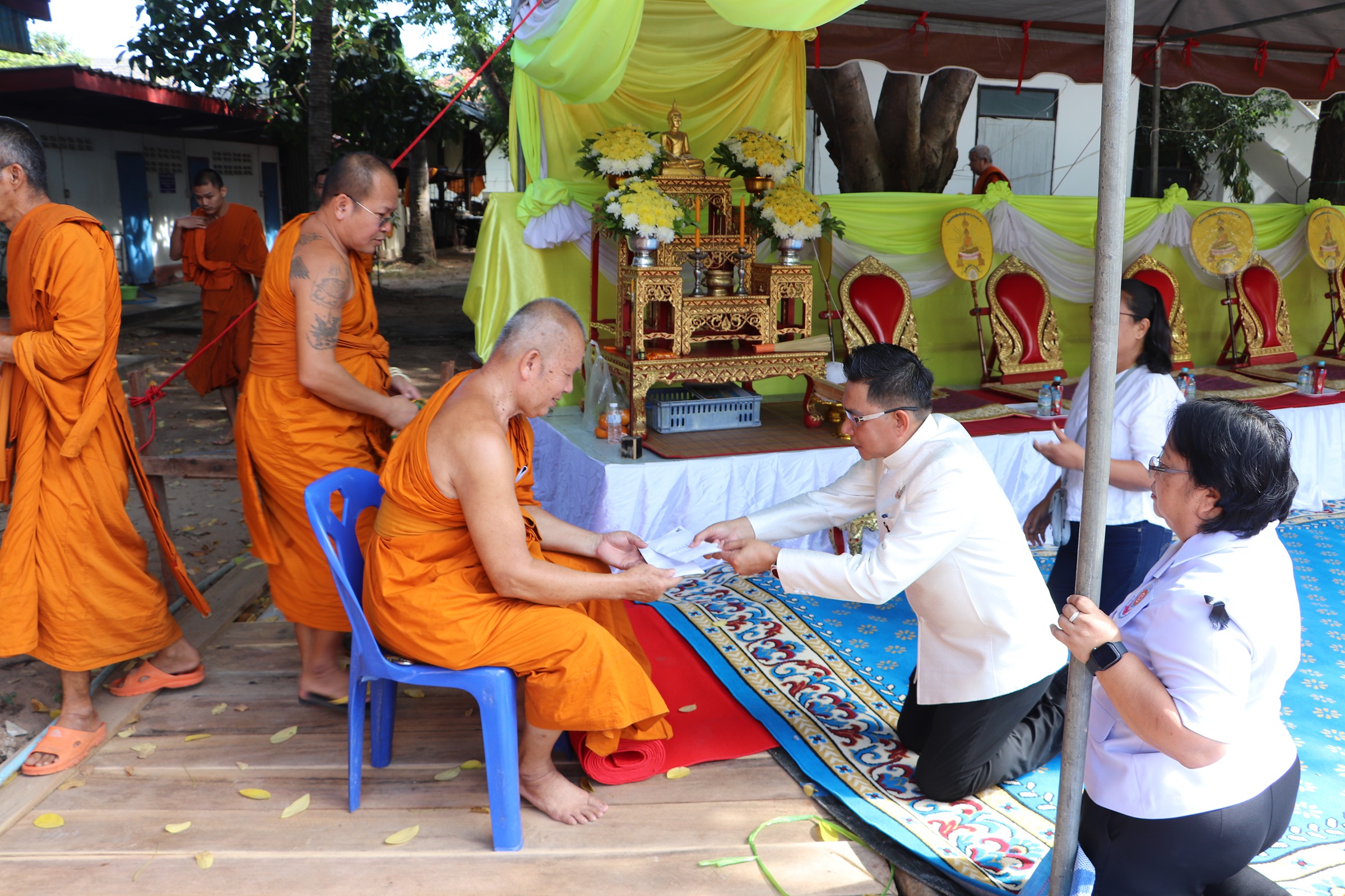 พลังศรัทธาชาวเมืองยโสธร ร่วมยกเสาเอกเสาโทศาลาร่วมบุญ 250 ปี วัดสิงห์ท่า ปรับโฉมพื้นที่สู่ศูนย์รวมใจเพื่อชุมชน